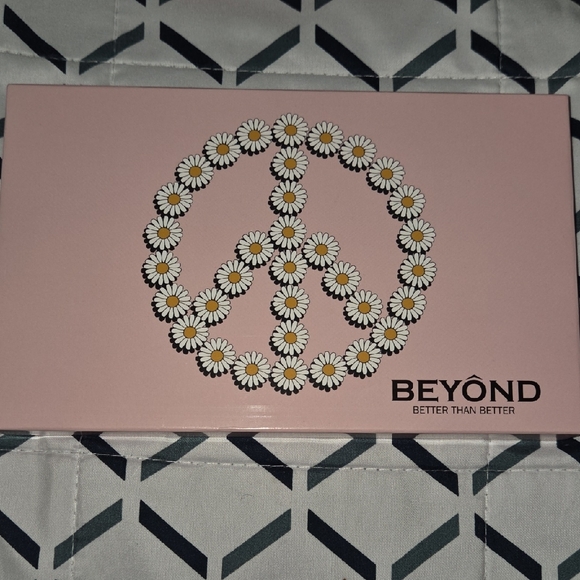 Gift Set - Picture 2 of 5